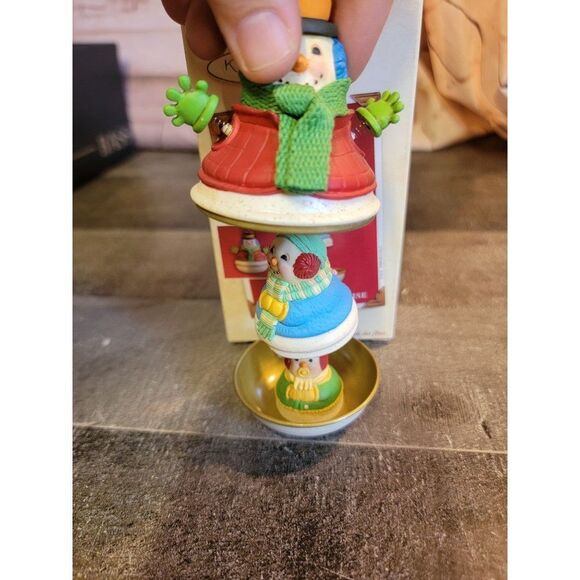 Hallmark 2003 surprise snowman ornament Xmas decor - Picture 2 of 4